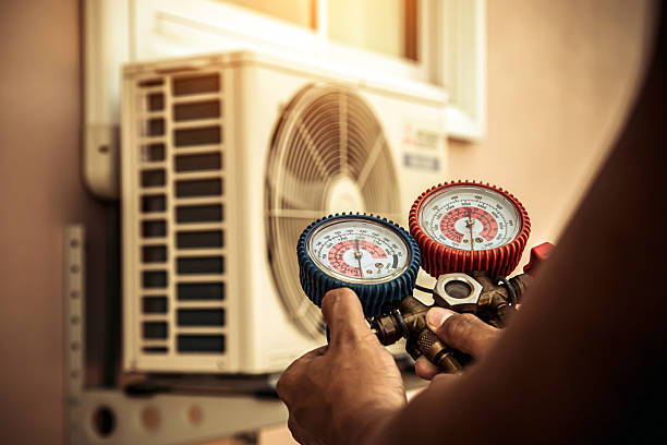Professional Hvac Installation technician working in Marshall, AR